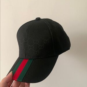 Gucci Black Cap with Red and Green Stripe